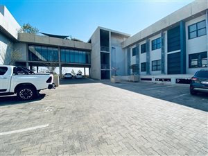 500 m² Commercial space in Lombardy Estate