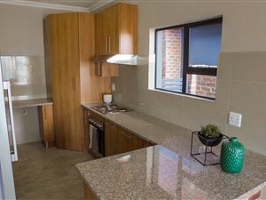 3 Bed Townhouse in Doornpoort and surrounds