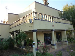 6 Bed House in Alan Manor