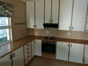 3 Bedroom Simplex in Grosvenor