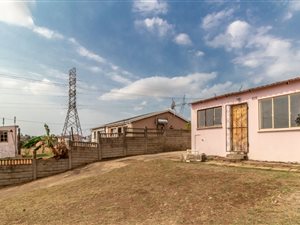 2 Bed House in Trenance Manor