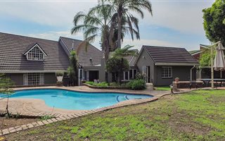 4 Bedroom House in Die Heuwel