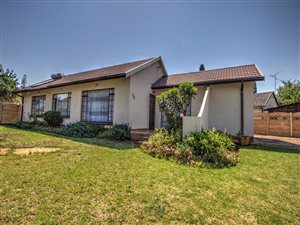 3 Bed House in Esther Park