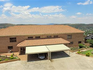 4 Bedroom Duplex in Winchester Hills