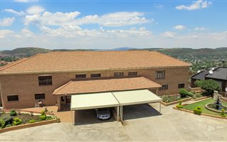 4 Bedroom Duplex in Winchester Hills