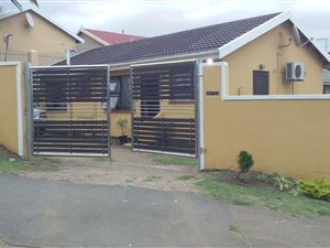 3 Bedroom House in KwaMashu