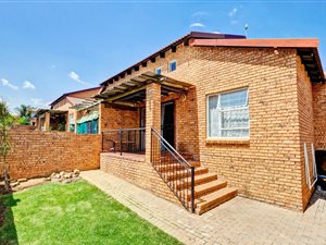 2 Bed Townhouse in Honeydew