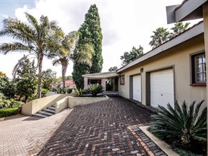 4 Bed House in Signal Hill