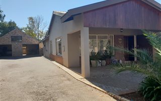 4 Bedroom House in Neserhof