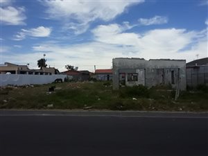 917 m² Land available in Elsies River
