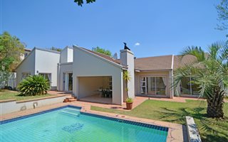 4 Bedroom House in Dainfern Golf Estate