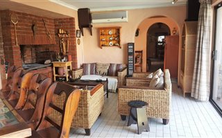 4 Bedroom House in Vrykyk