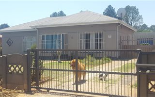 3 Bedroom House in Selection Park