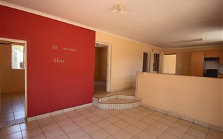 4 Bedroom Garden Cottage in Randjesfontein