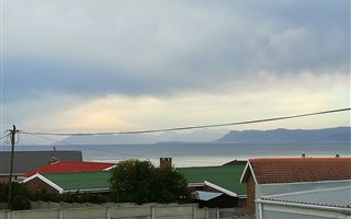 595 m² Land available in De Kelders