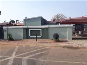 4 Bed House in Daveyton