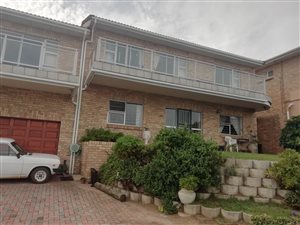 5 Bed House in Blue Horizon Bay