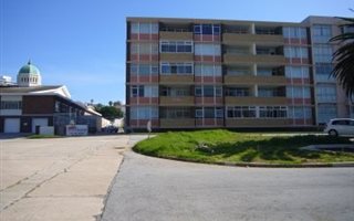 2 Bedroom Apartment in Humewood