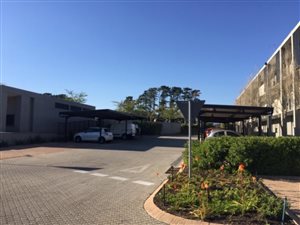 2 Bed Apartment in Somerset Lakes