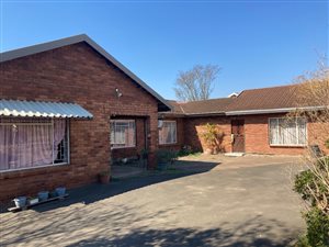 3 Bed House in Bisley