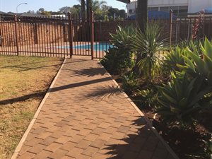 2 Bed Apartment in Hennopspark