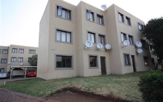 1 Bedroom Apartment in Weltevreden Park