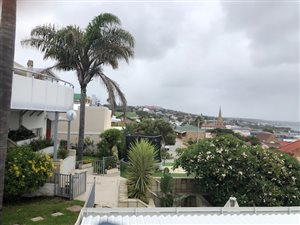 7 Bed House in Mossel Bay Central