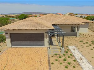 3 Bed House in Langebaan Country Estate