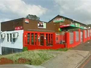 Commercial space in Bluff