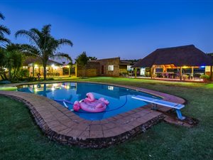 6 Bed House in Oaktree