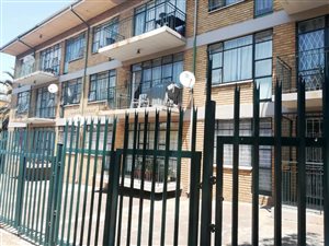 2 Bed Apartment in Alberton