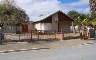 6 Bedroom House in Laingsburg