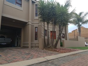 3 Bed Cluster in Bartlett