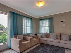 2 Bed Apartment in Weltevreden Park