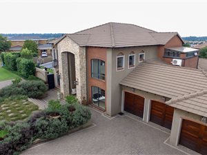 4 Bed House in Ebotse Estate