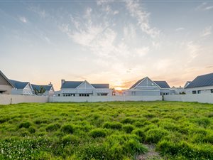 840 m² Land available in Kingswood Golf Estate