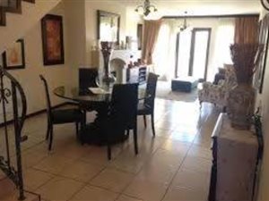 2 Bed Apartment in Dainfern