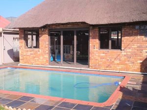 3 Bed House in Roodepoort North