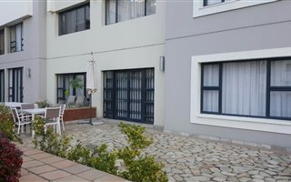 2 Bedroom Apartment in Bedford Gardens