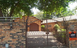 3 Bedroom House in Sundowner