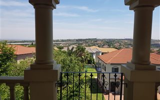 2 Bedroom Apartment in Dainfern