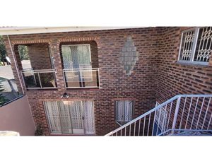 4 Bed House in Caneside