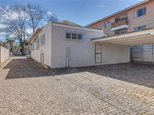 5 Bed House in Boston