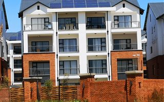 1 Bedroom Apartment in Lombardy Estate