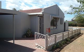 3 Bedroom House in Roux Park