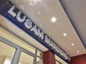 0.5 Bedroom Flat in Johannesburg Central