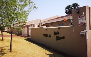 2 Bedroom Townhouse in Noordheuwel