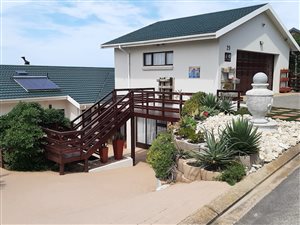 5 Bed House in Jongensfontein