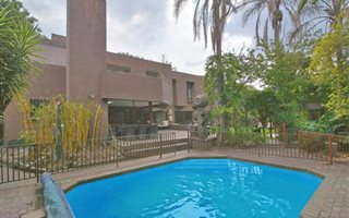 5 Bedroom House in Victory Park