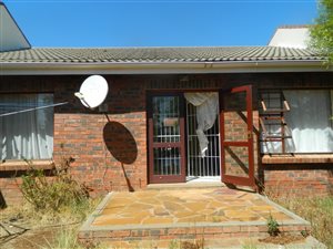2 Bed Townhouse in Laurie Dashwood Park